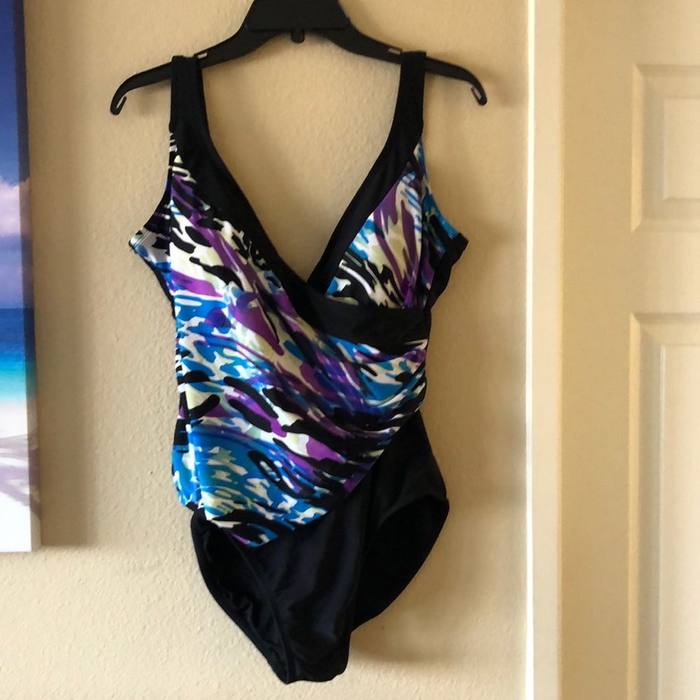 CATALINA BLACK PRINT BATHING SUIT